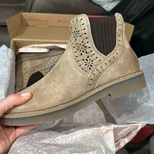 Comfortiva Raya Suede Chelsea Boots, NWT, size 9